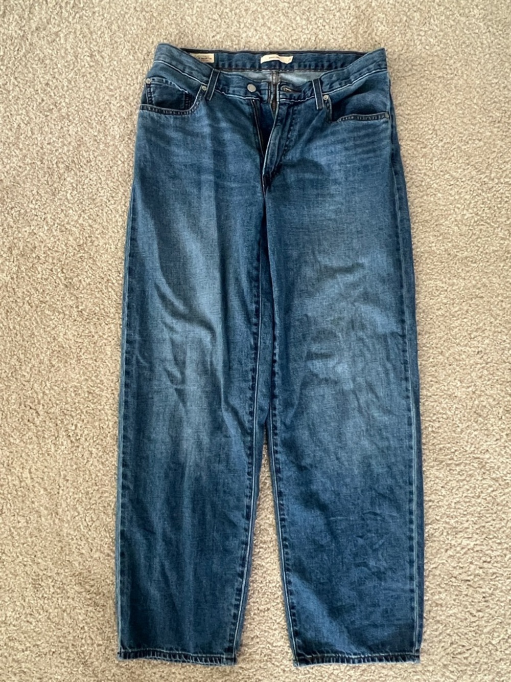 Levi’s Baggy Dad lightweight Jean
